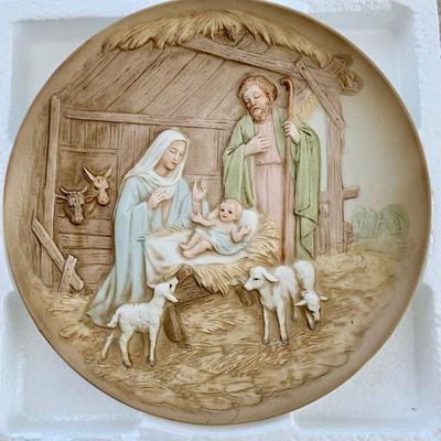 #238     NATIVITY COLLECTOR'S PLATE