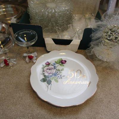 LOT 133   SERVE WARE FOR ENTERTAINING