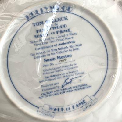 #242   TOM SELLECK COLLECTOR PLATE