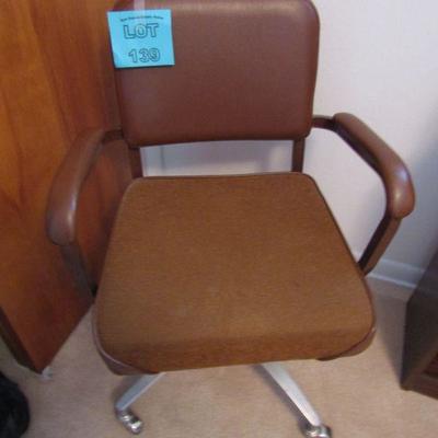 LOT  139  OFFICE CHAIR