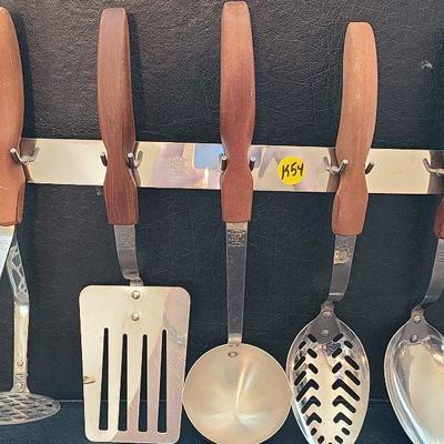 K54: Cutco Cutlery Serving Utensils and Wall Rack