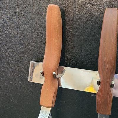 K54: Cutco Cutlery Serving Utensils and Wall Rack
