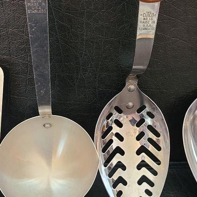 K54: Cutco Cutlery Serving Utensils and Wall Rack