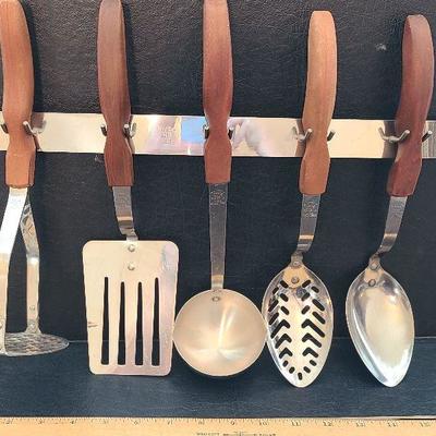 K54: Cutco Cutlery Serving Utensils and Wall Rack