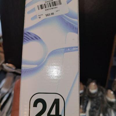 K62: Oneida Axis 8 Place setting and More