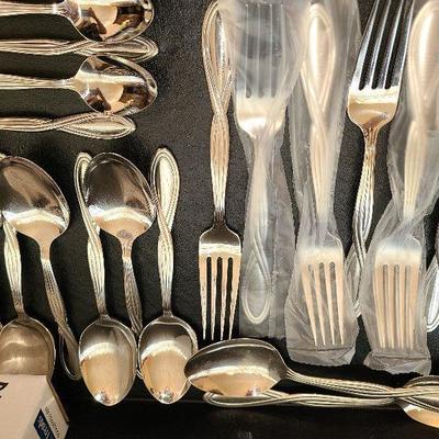 K62: Oneida Axis 8 Place setting and More