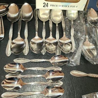 K62: Oneida Axis 8 Place setting and More