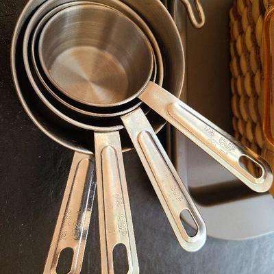K64: Baking Lot #2 Cookie Sheets, Le Cruset and more!
