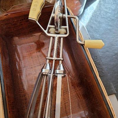 K64: Baking Lot #2 Cookie Sheets, Le Cruset and more!