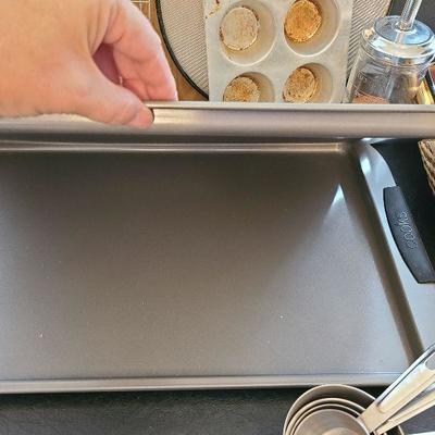 K64: Baking Lot #2 Cookie Sheets, Le Cruset and more!