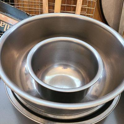 K64: Baking Lot #2 Cookie Sheets, Le Cruset and more!