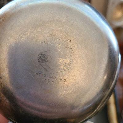 K64: Baking Lot #2 Cookie Sheets, Le Cruset and more!