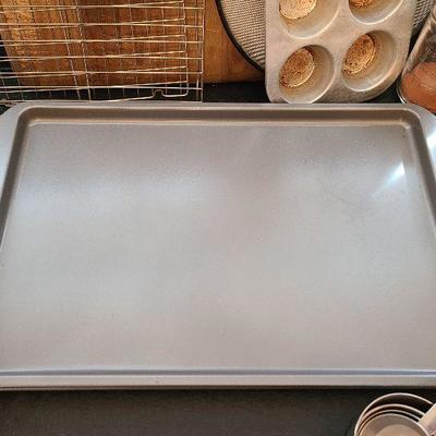 K64: Baking Lot #2 Cookie Sheets, Le Cruset and more!