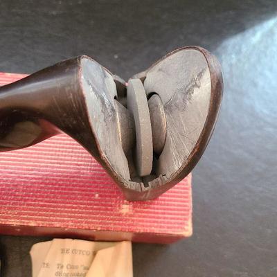 K65: Cutco Kitchen Shears and Honing Stone/Knife Sharpener