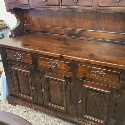K73: Bennington Vermont Solid Wood Server W/Hutch