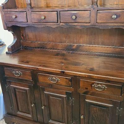 K73: Bennington Vermont Solid Wood Server W/Hutch
