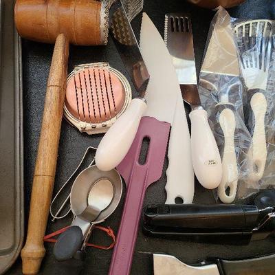 K78: Kitchen Utensil Lot