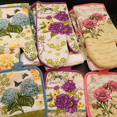K84: New Butterflies and Roses Kitchen Towels, Mitts, and Potholders!