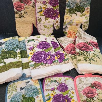 K84: New Butterflies and Roses Kitchen Towels, Mitts, and Potholders!