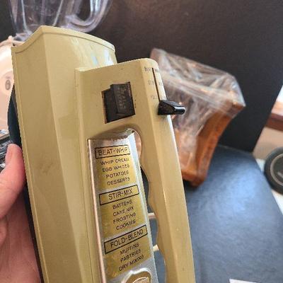 K88: 10 Speed Blender and Hand Mixer