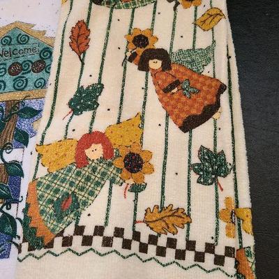 K89: Decorative Kitchen Towel Lot