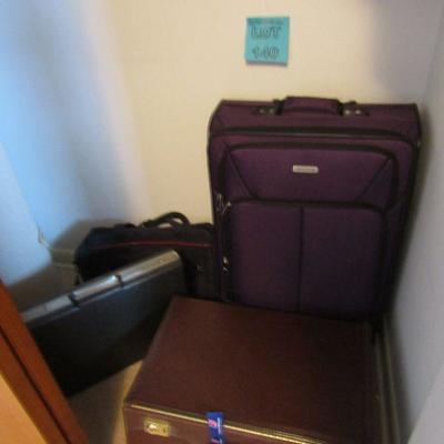 LOT 140  BRIEFCASES & LUGGAGE