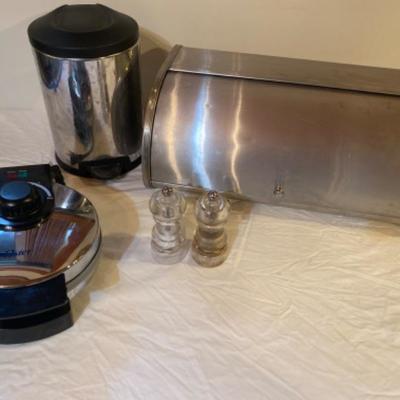 181: Waffle Maker, Stainless Bread Keeper, Trash Can 