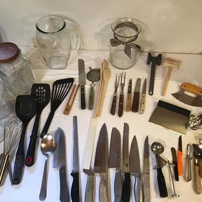 186: Lot of Kitchen Utensils, Knives 