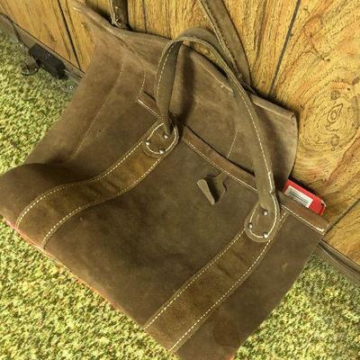 F4: Suede Log Holder and Fireplace Logs