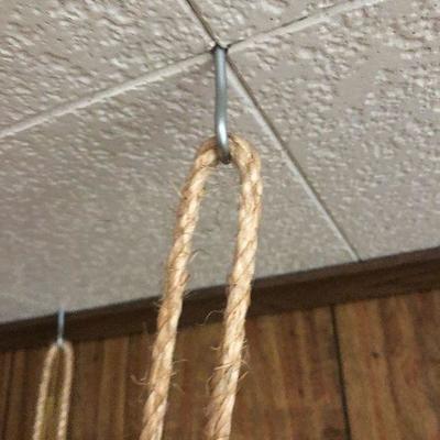 F7: Nautical Decor Shelf and Net