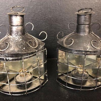 F13: Reproduction Corner Ships Lanterns