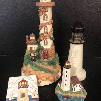 F18: Light-Up Lighthouse and Decor