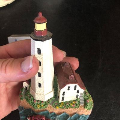 F18: Light-Up Lighthouse and Decor