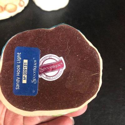 F18: Light-Up Lighthouse and Decor