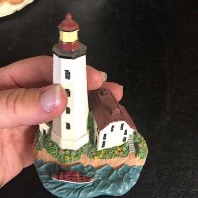 F18: Light-Up Lighthouse and Decor