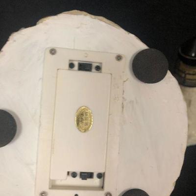 F18: Light-Up Lighthouse and Decor