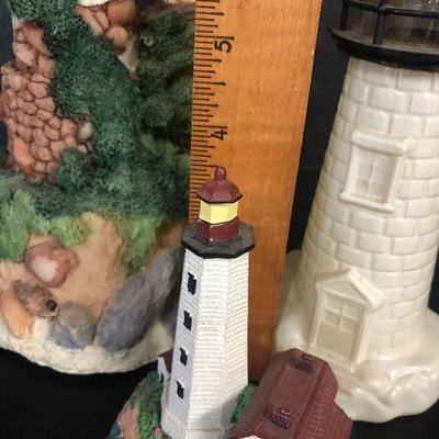 F18: Light-Up Lighthouse and Decor