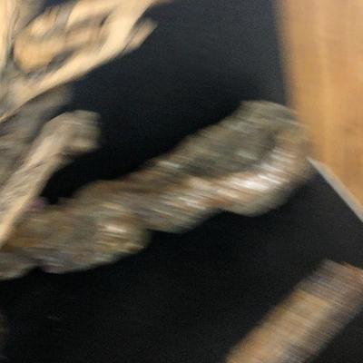 F30: Driftwood Decor