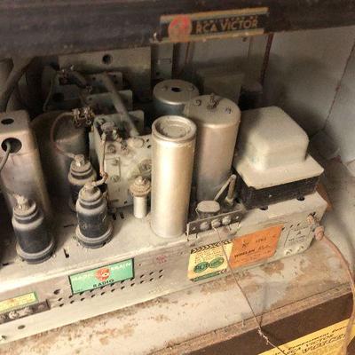 F48: Antique Standing Radio