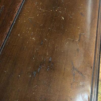 F48: Antique Standing Radio