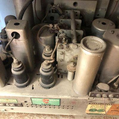 F48: Antique Standing Radio