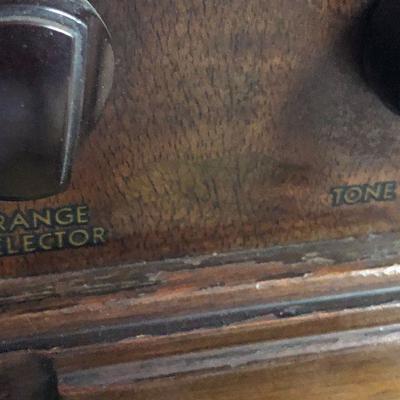 F48: Antique Standing Radio
