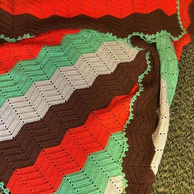 F55: Vintage Handmade Throw