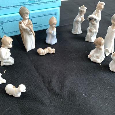#258   MINI SAGRADA ORNAMENT NATIVITY SET W/ANGELS KINGS SHEPARDS & BOXES