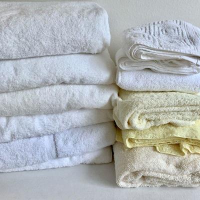 #267  GROUP OF FLUFFY TOWELS