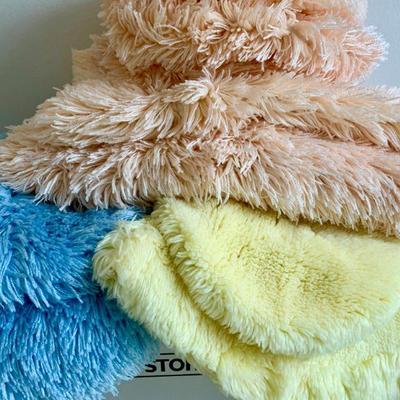 #268   VINTAGE GROUP OF SHAG BATHROOM SETS MATS & STOOL COVERS