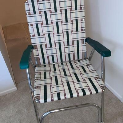 #275   RED COLEMAN COOLER & FOLDING CHAIR