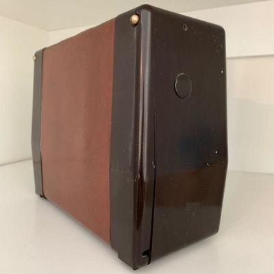 #278   ANTIQUE VICTOR PORTABLE RADIO 