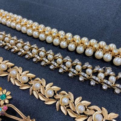 1.84. Seventeen Gold-Tone Bracelets