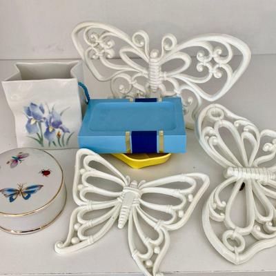 #286   DECORATIVE ACCESSORIES BUTTERFLIES